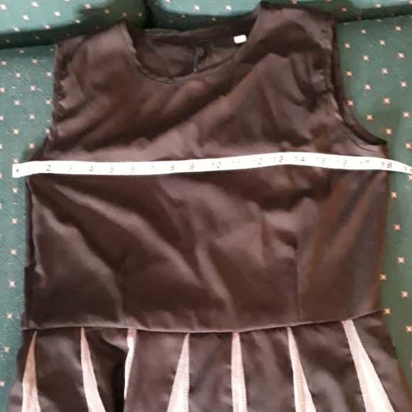 Black and tan mesh pleated womens dress - Picture 8 of 8